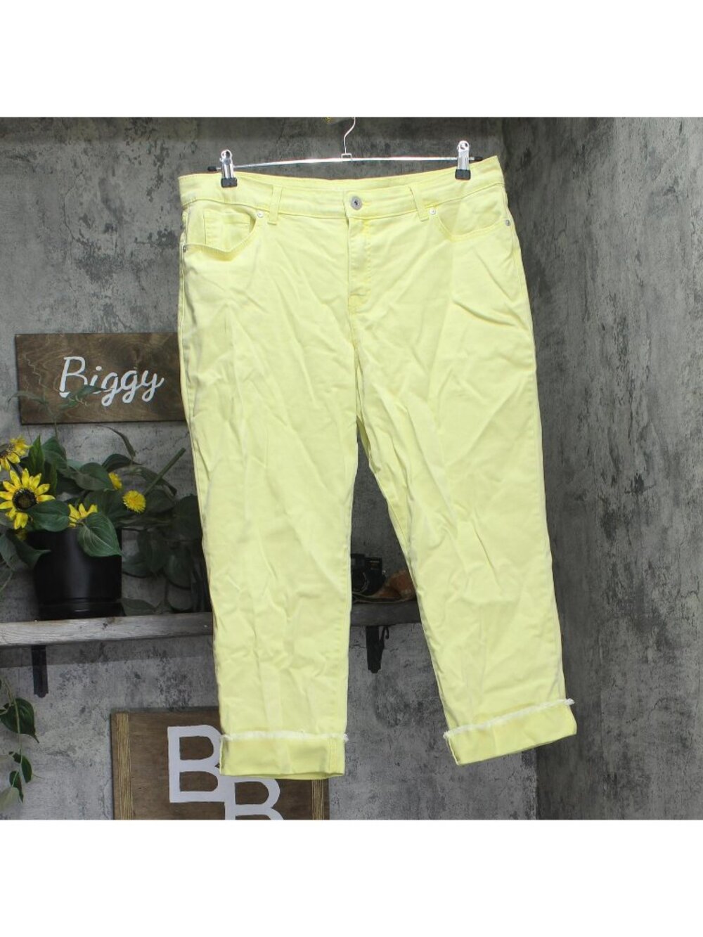 Style & Co. Womens Curvy Cuffed Capri Jeans Distressed Sunbeam Yellow 16